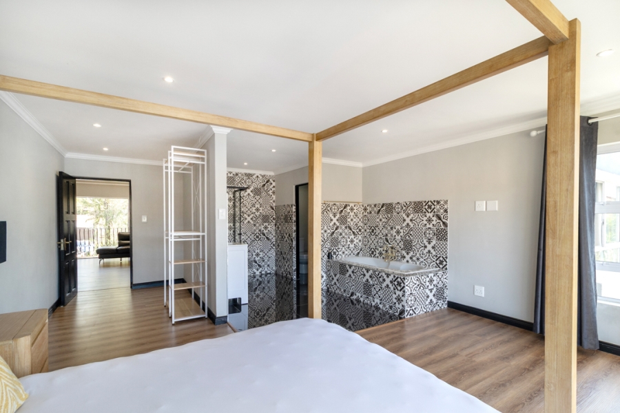 6 Bedroom Property for Sale in Eagles Landing North West